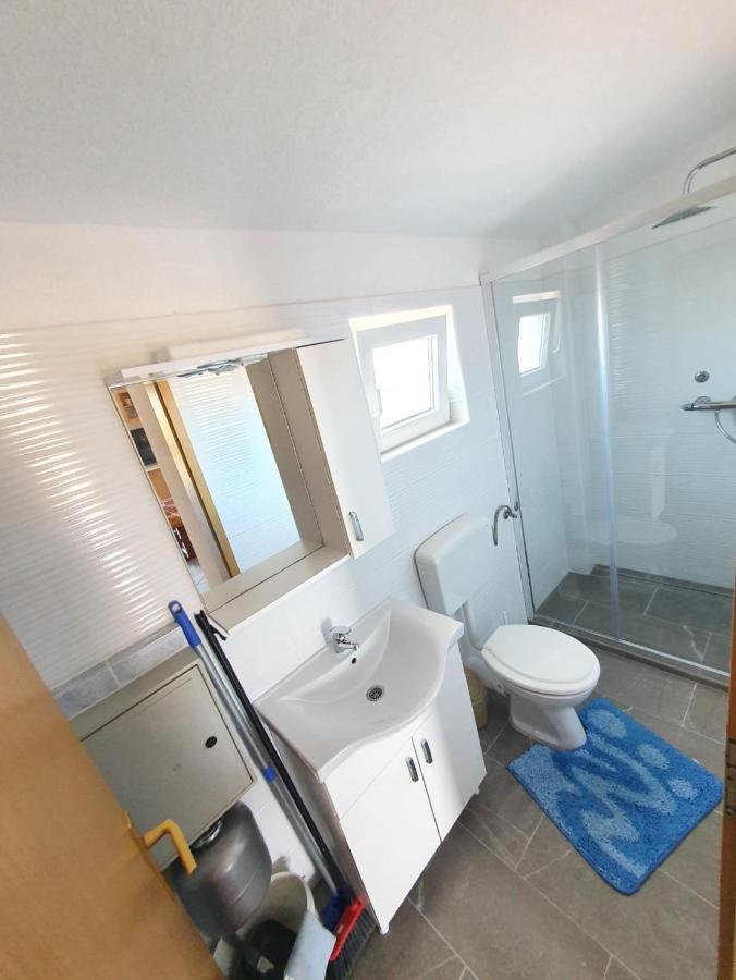 Apartments Ayla Vir Exterior photo
